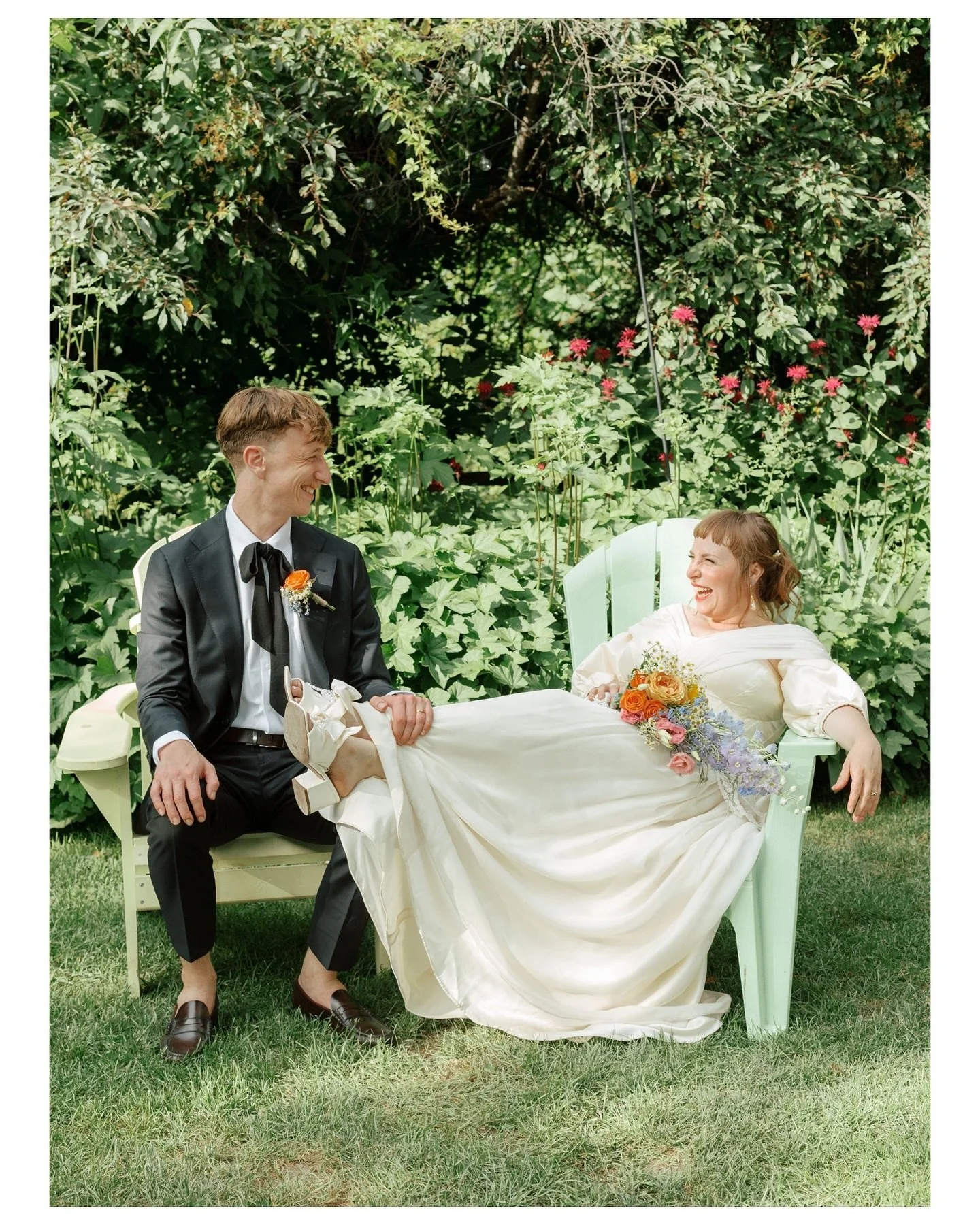 I was looking over some of the weddings I got to photograph this summer, and I can&rsquo;t not post this series. The love was contagious!! It was such a joyful and intentional celebration. 

Bride: @mabelwonnacott 
Groom: @dylan.gowans 
Venue: @pubch