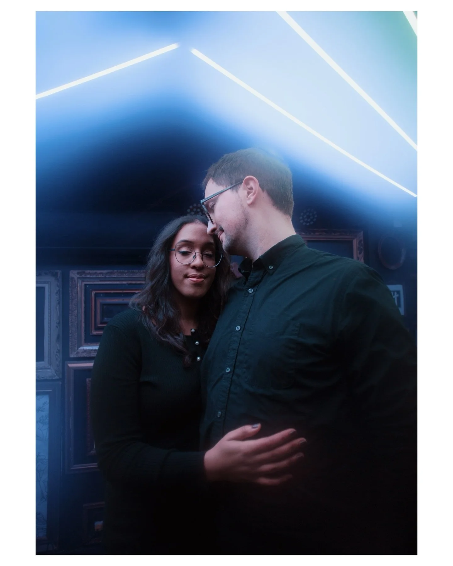 Dreamlike portraits under neons during this engagement session at Turbo Haus in Montreal!