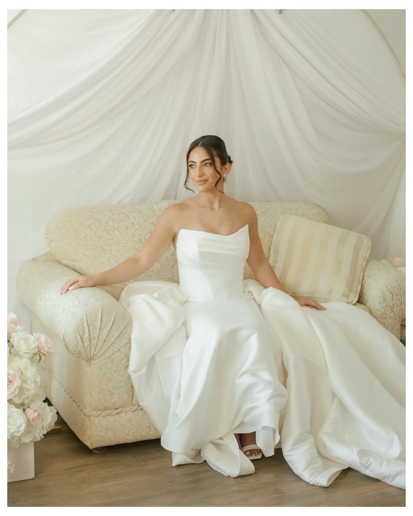 Three warm moments filled with anticipation from Deanna and Karim&rsquo;s wedding this summer!

Second photographed for @timelesstreeweddings