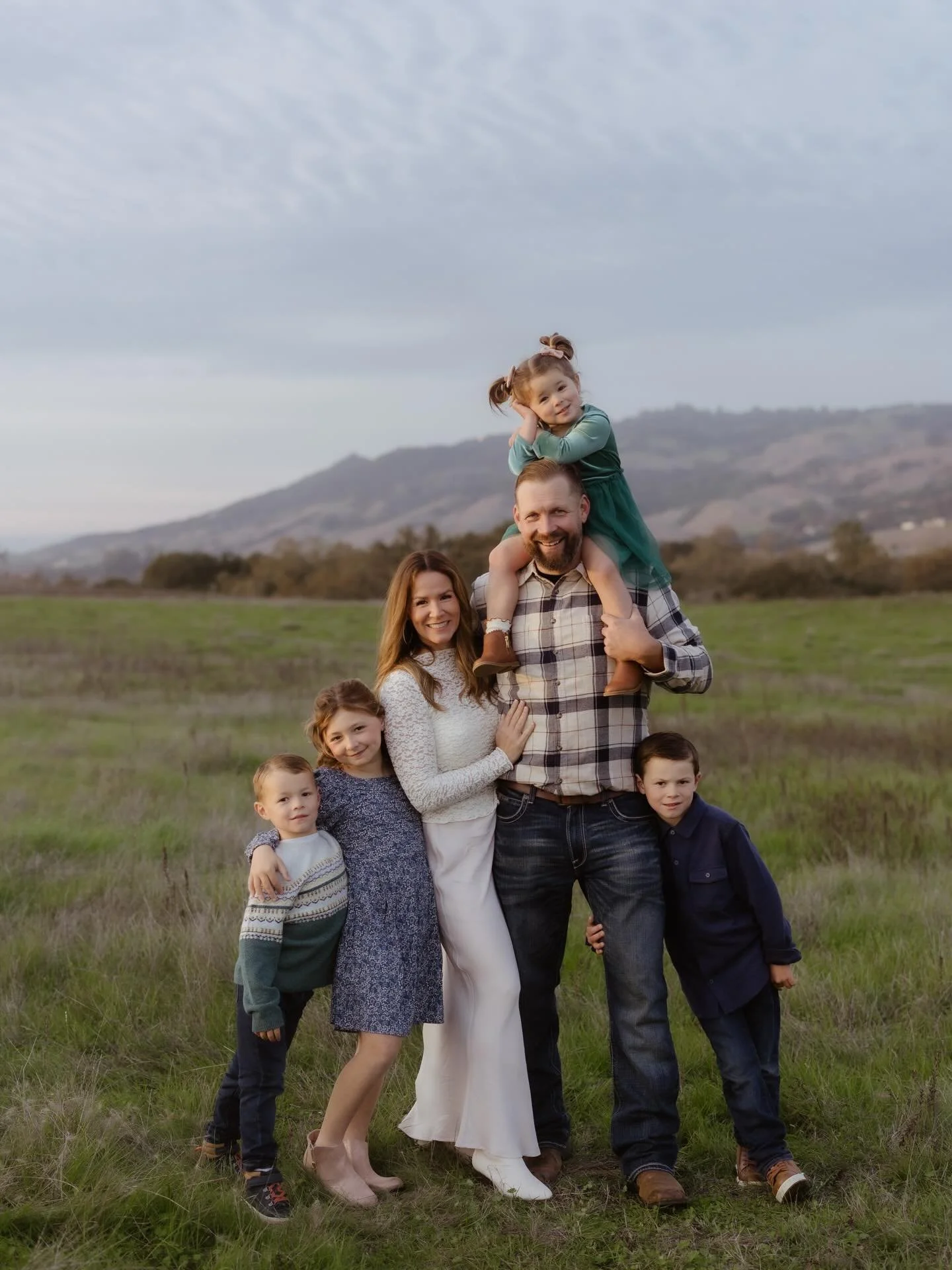 Merry Christmas &amp; Happy New Year from my family to yours 🎄✨

Feeling incredibly grateful this season &mdash; for family, friends, and the amazing clients and community who made this year so special. Thank you for the trust, the support, and the 