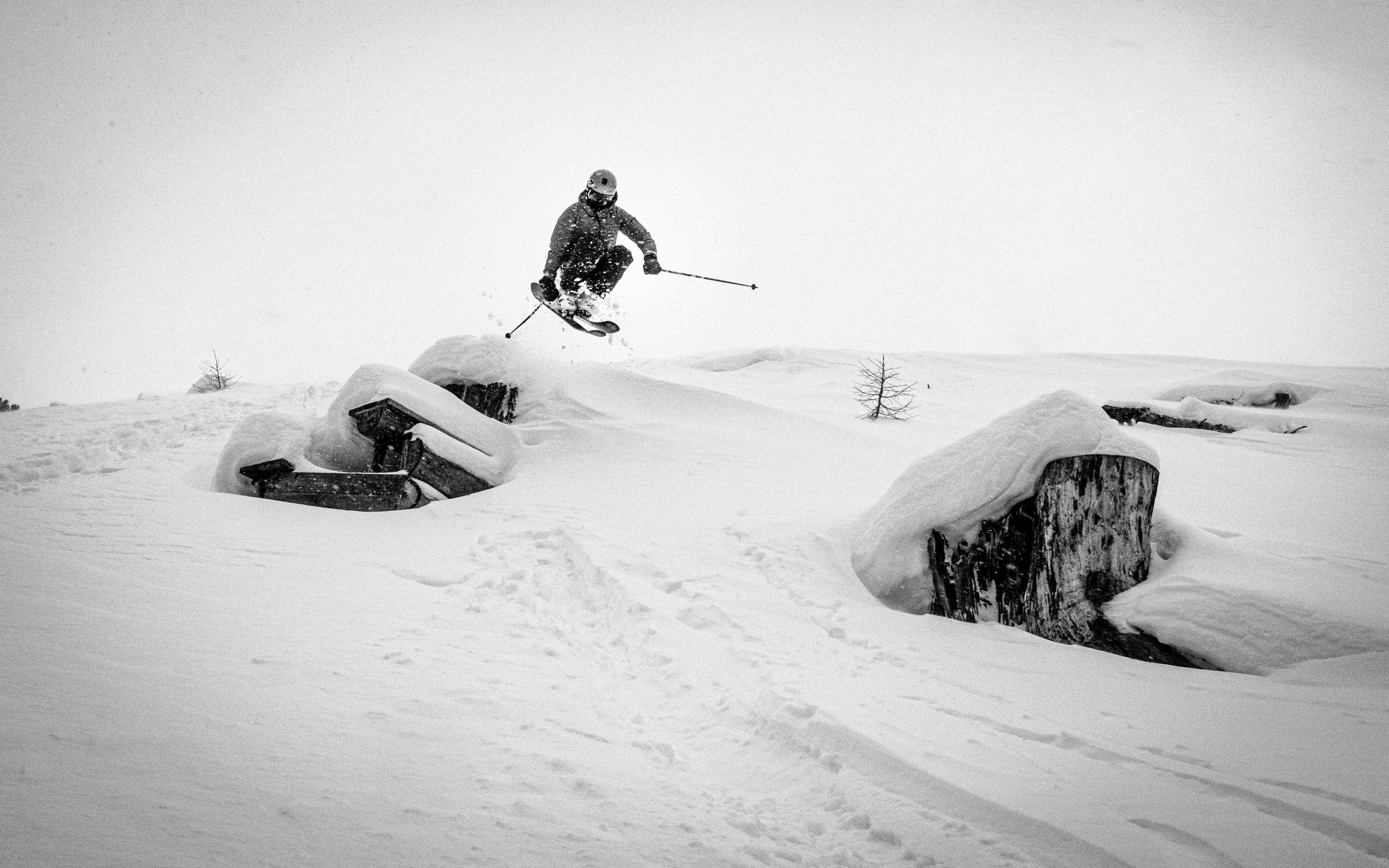 Skiing_B:W_1.jpg