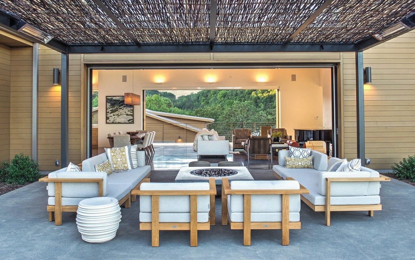 The best indoor/outdoor living #janusetcie #dedon #dunkirk