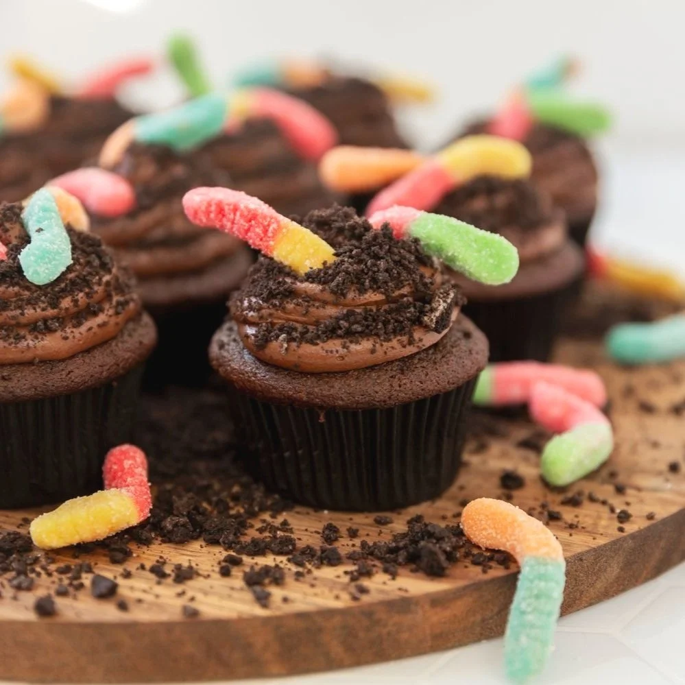 Halloween Cupcakes (a.k.a. Dirt Cupcakes)