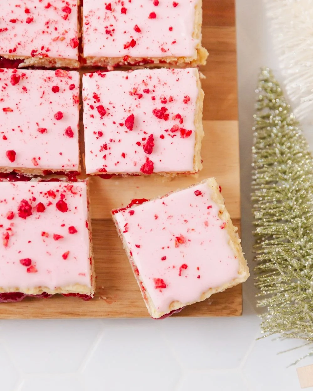 Raspberry Bars (Hinderbaersnitter)