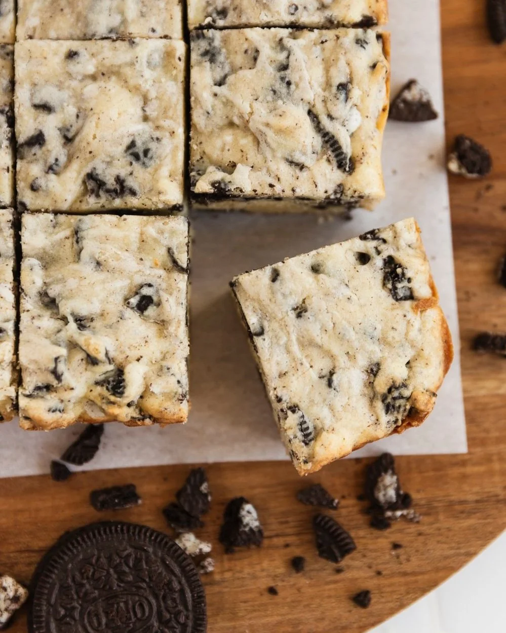 Cookies 'n Cream Cookie Bars (with Oreos)