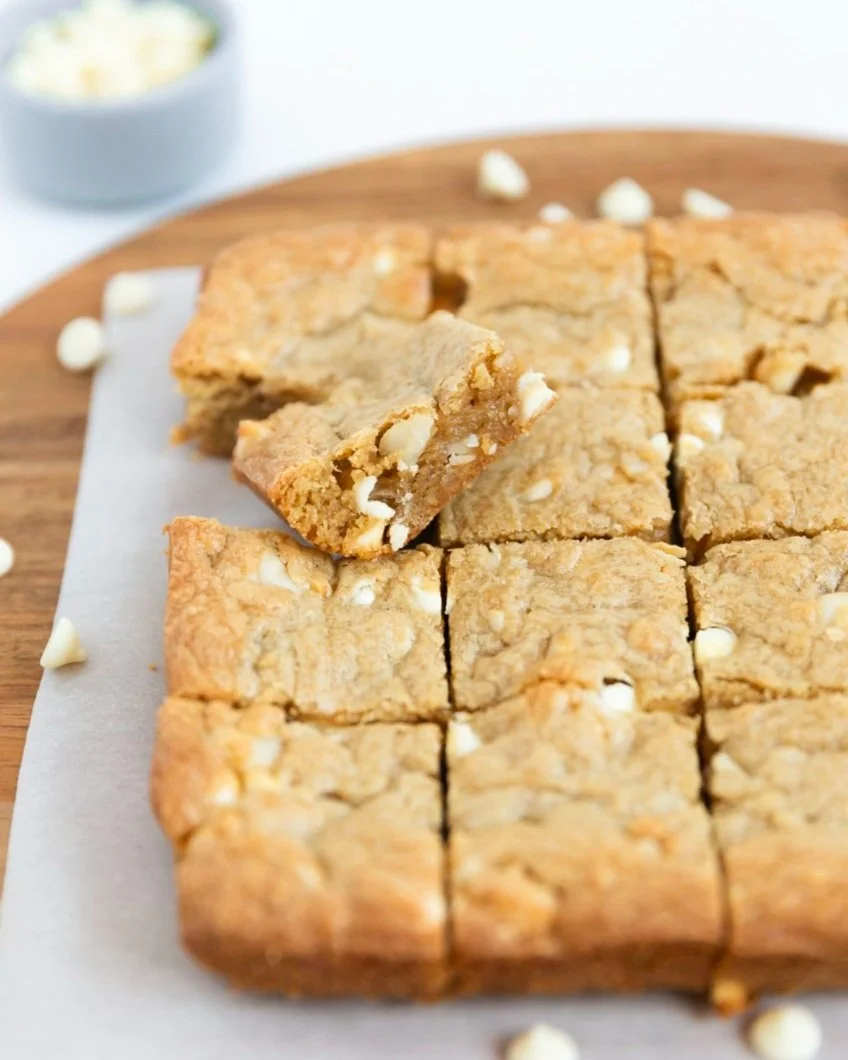 White Chocolate Macadamia Cookie Bars