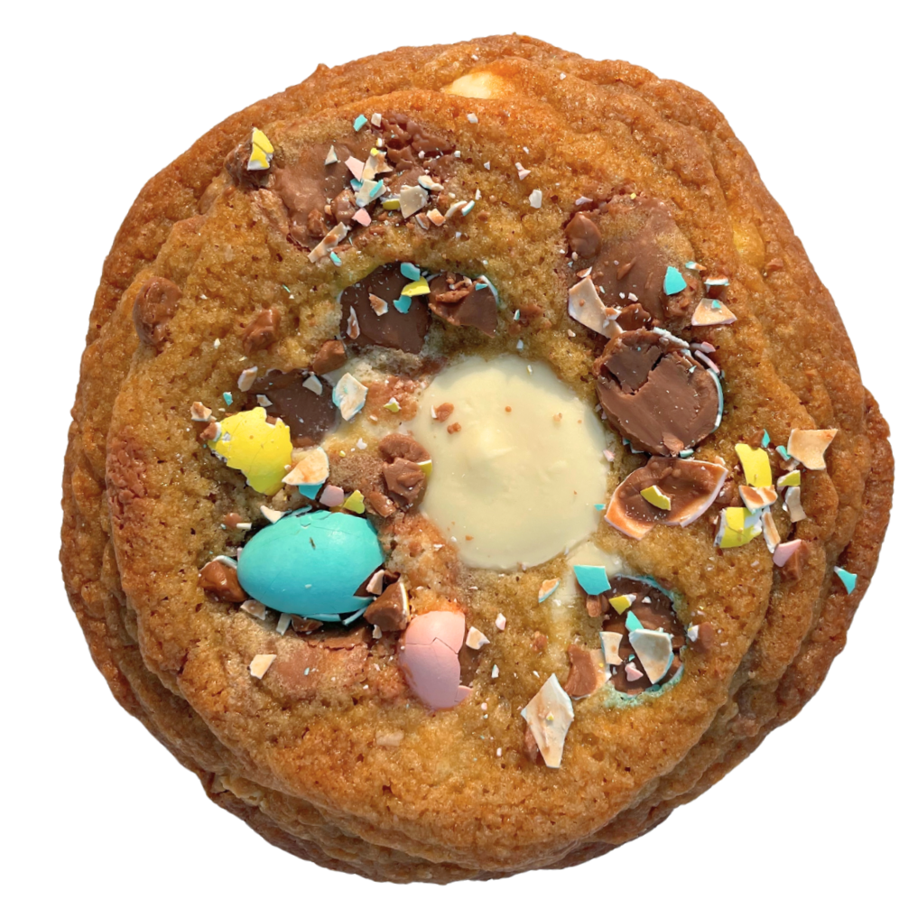 Glazed cinnamon pastry with chopped nuts