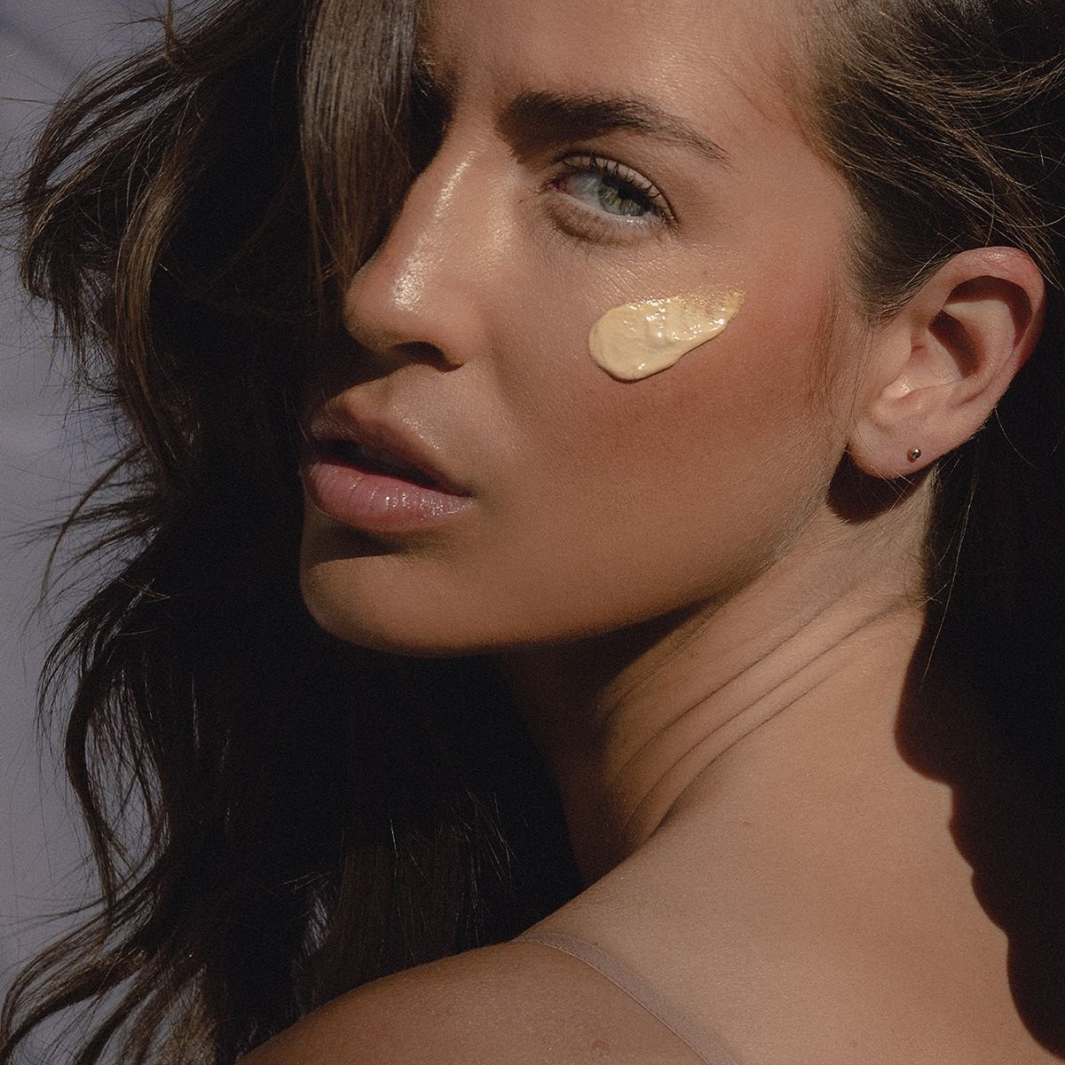 clear_as_day_model_01_0003_golden_glow_model_02.jpeg