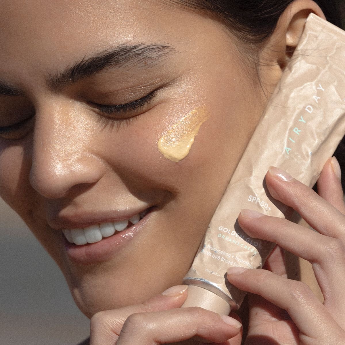 clear_as_day_model_01_0001_golden_glow_model_04.jpeg