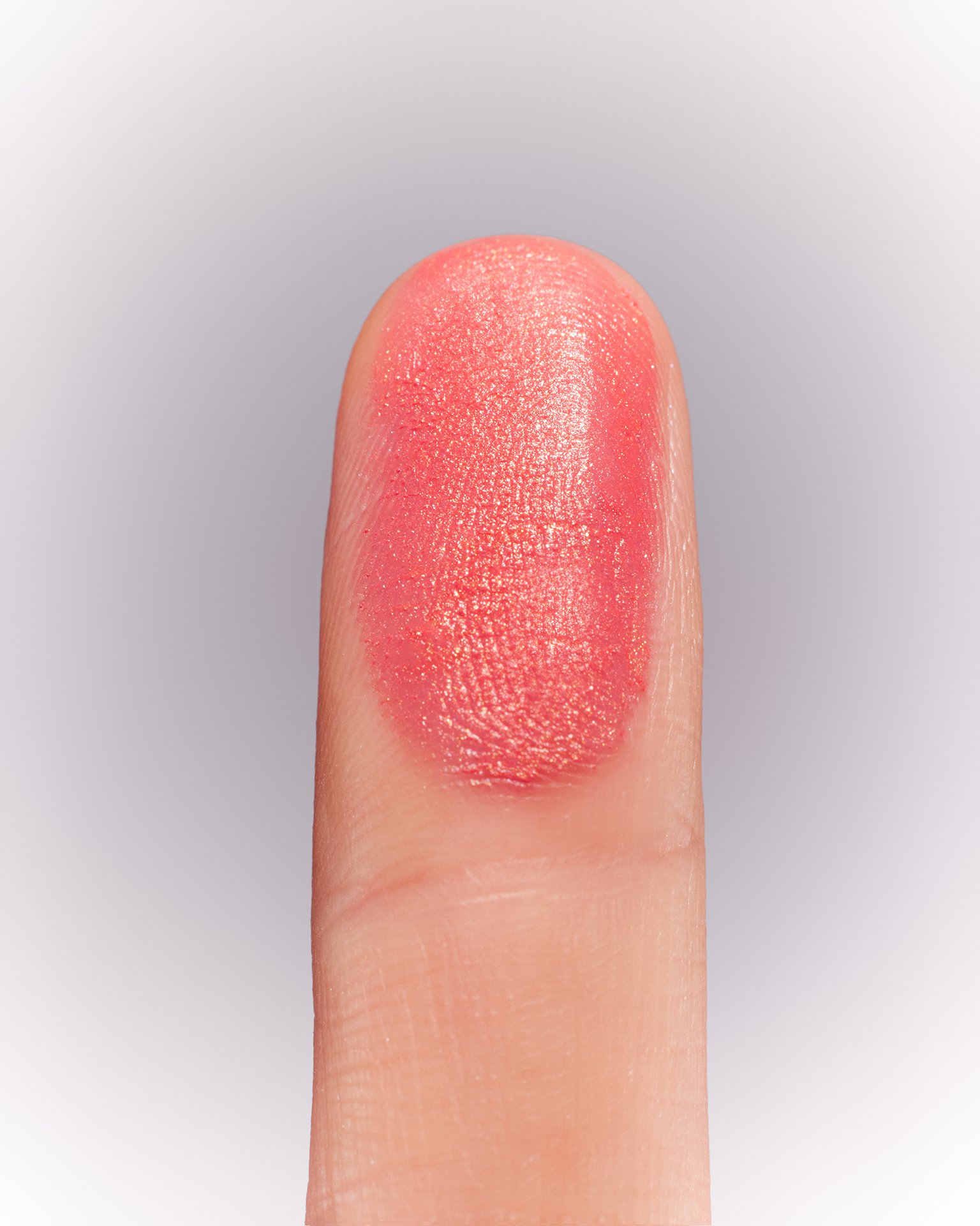 2_RATIONALE BEAUTIFUL BALMS CHEEKS_Finger.jpg