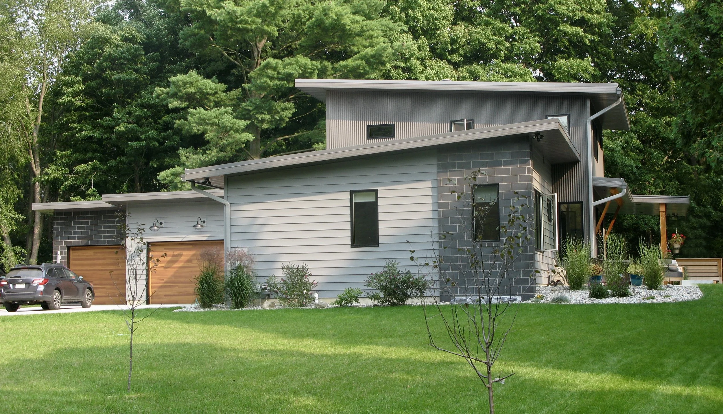 BW Residence Side.jpg