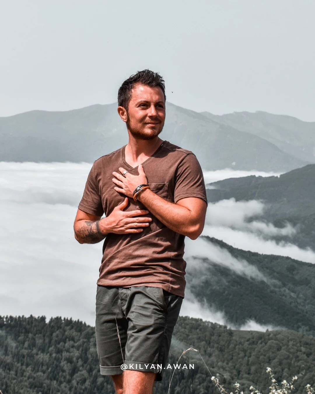 Il fut un temps o&ugrave; je me sentais perdu.

Emprisonn&eacute; dans un cycle de doutes et d'incertitudes.

J'aspirais &agrave; me connecter &agrave; mon intuition, &agrave; suivre ce sentiment profond en moi.

Je pouvais sentir comme j&rsquo;en av