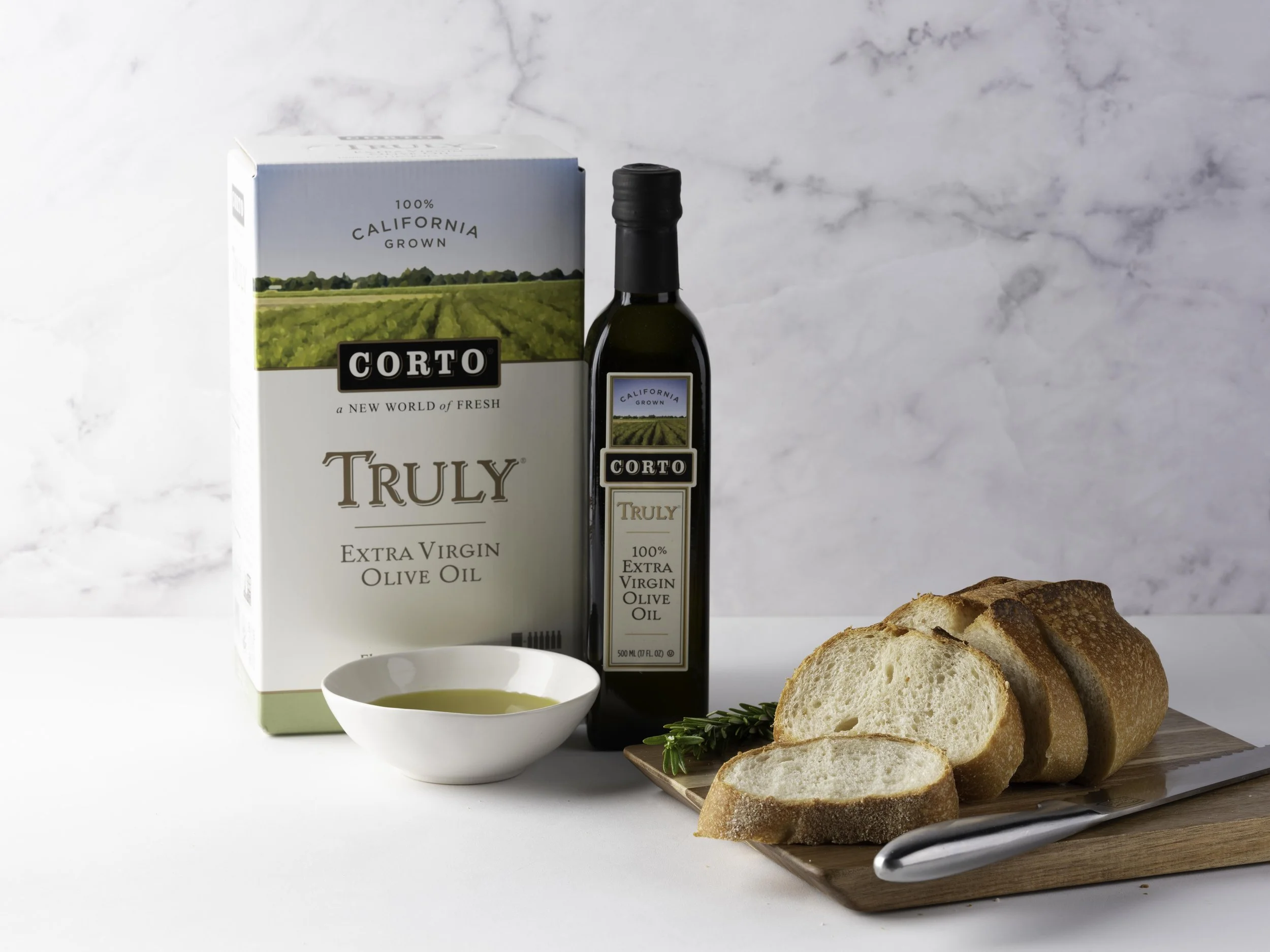 Corto olive oil in box and bottle