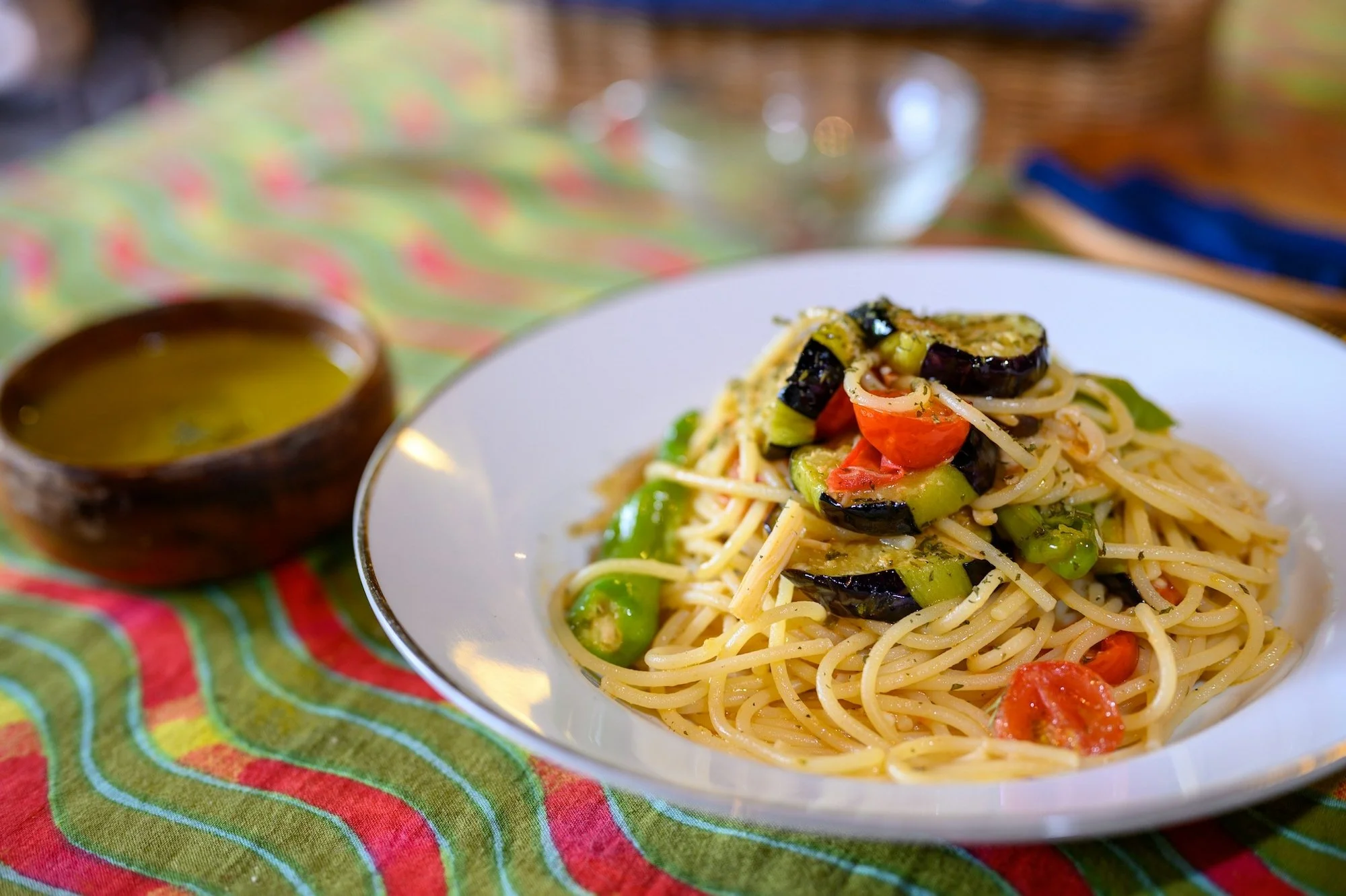 Pasta with vegetables and olive oil
