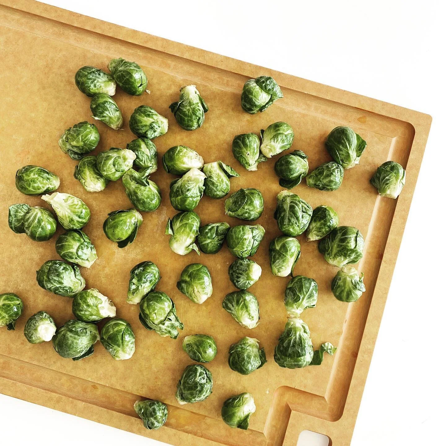 7 Reasons to Serve a Brussels Sprouts Side Dish 💚

1. Just 1/2 cup will get you over your daily needs of vitamin K, which contributes to bone health 🦴

2. They&rsquo;re rich in vitamin C, supporting your immune system and also aiding more efficient