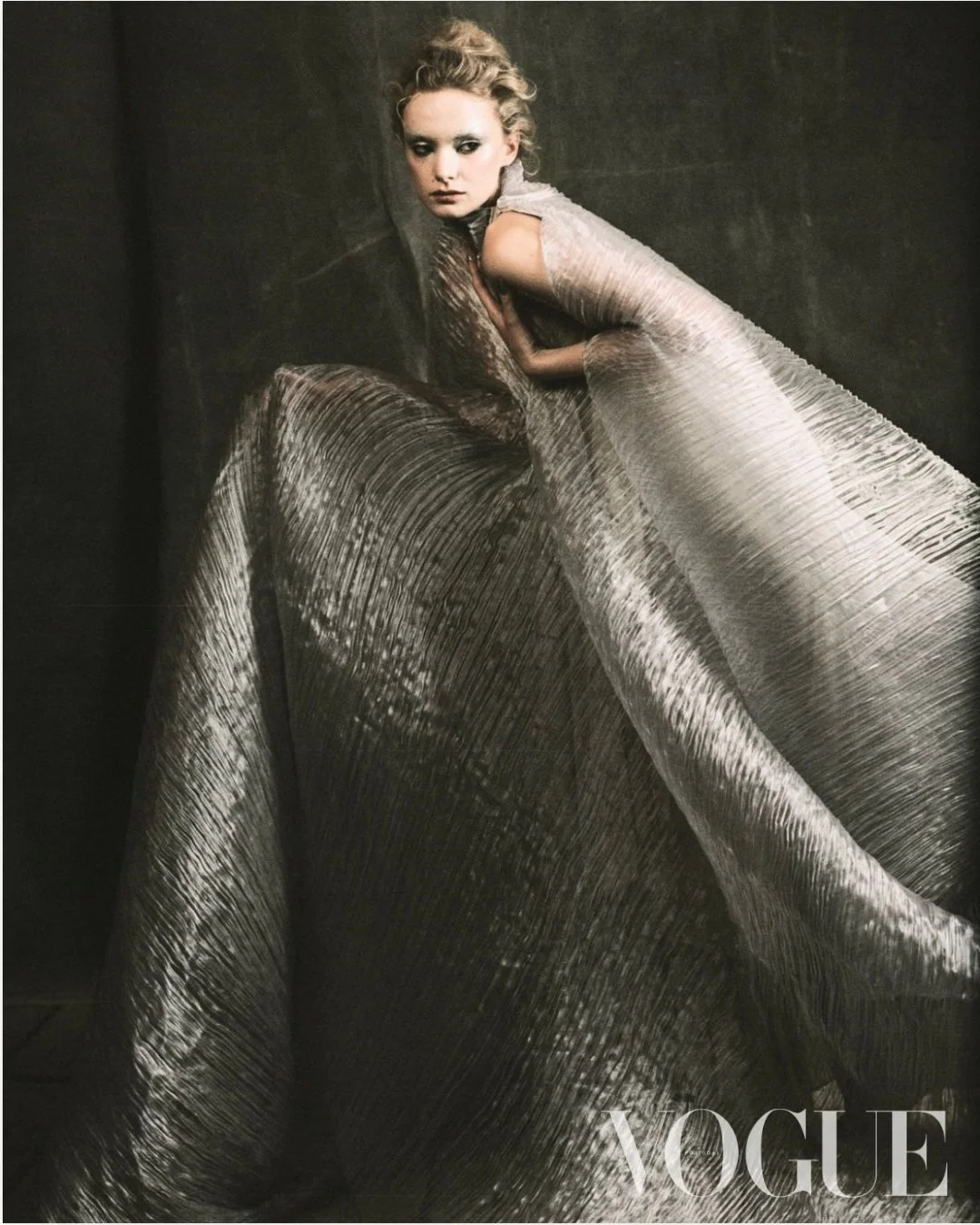 VOGUE PT W LOGO.jpg