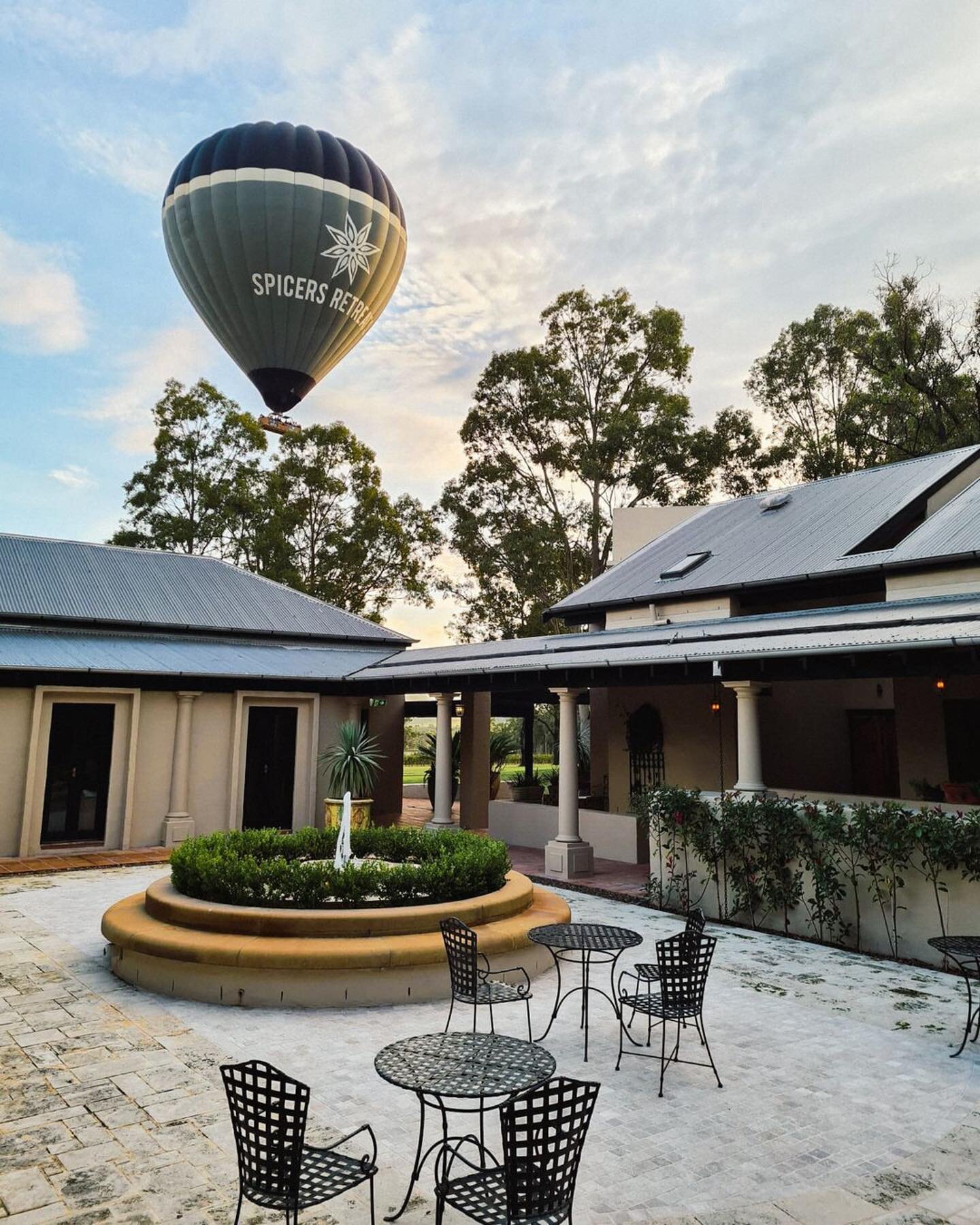 Right place, right time. 
@beyondballooning📸 Captured by Kveta @spicerstowerlodge Hunter Valley 🍇 

Tower Lodge is something unique in the Hunter. There will never be design so personal or esoteric in the area again. Think of Morocco meeting Athens