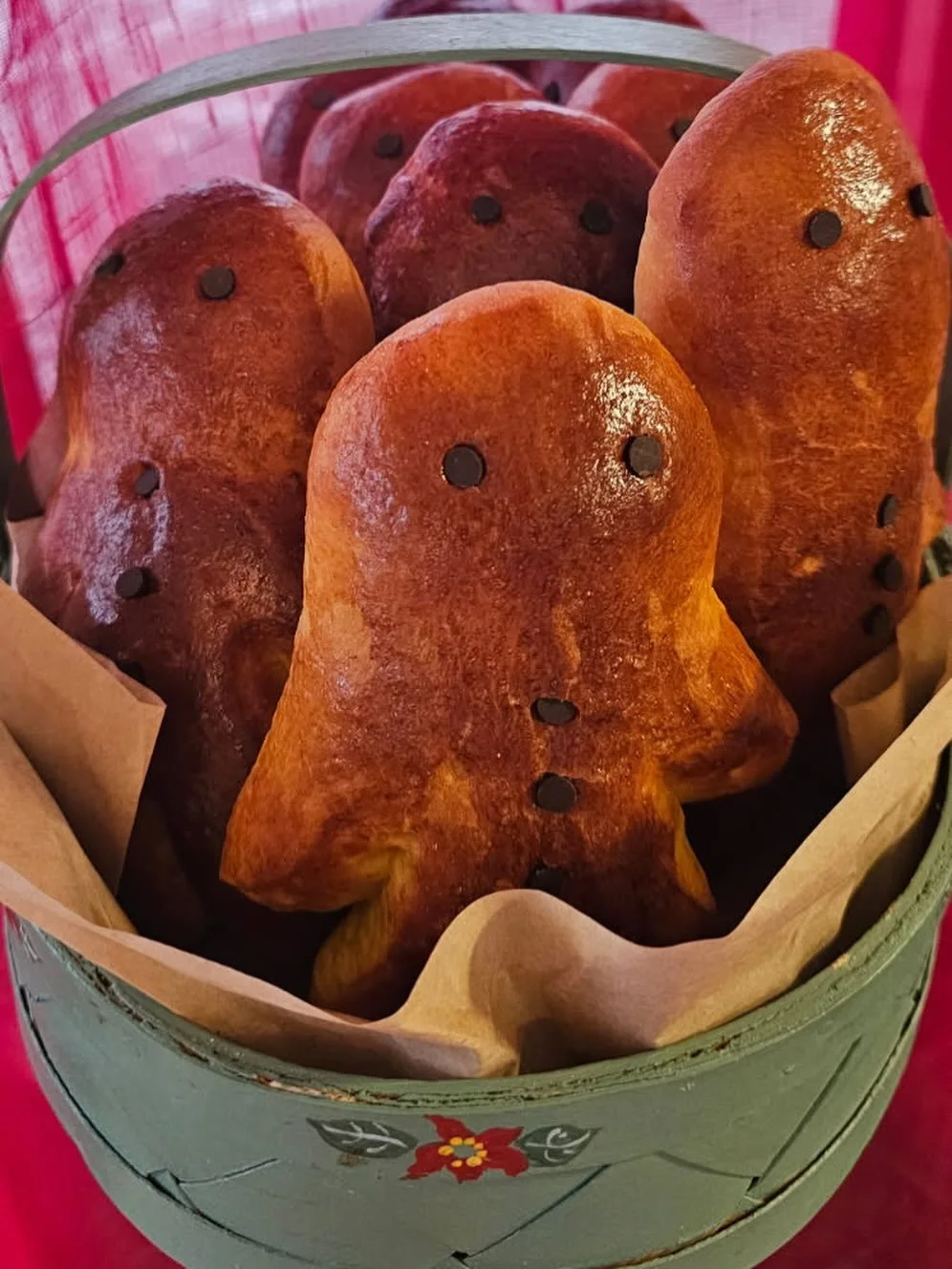 Nu har vi nygr&auml;ddade saffrans &rdquo;mennele&rdquo;! En klassisk bulle f&ouml;r St Niklas dag! Perfekt f&ouml;r fika! Kom och prova 🤗