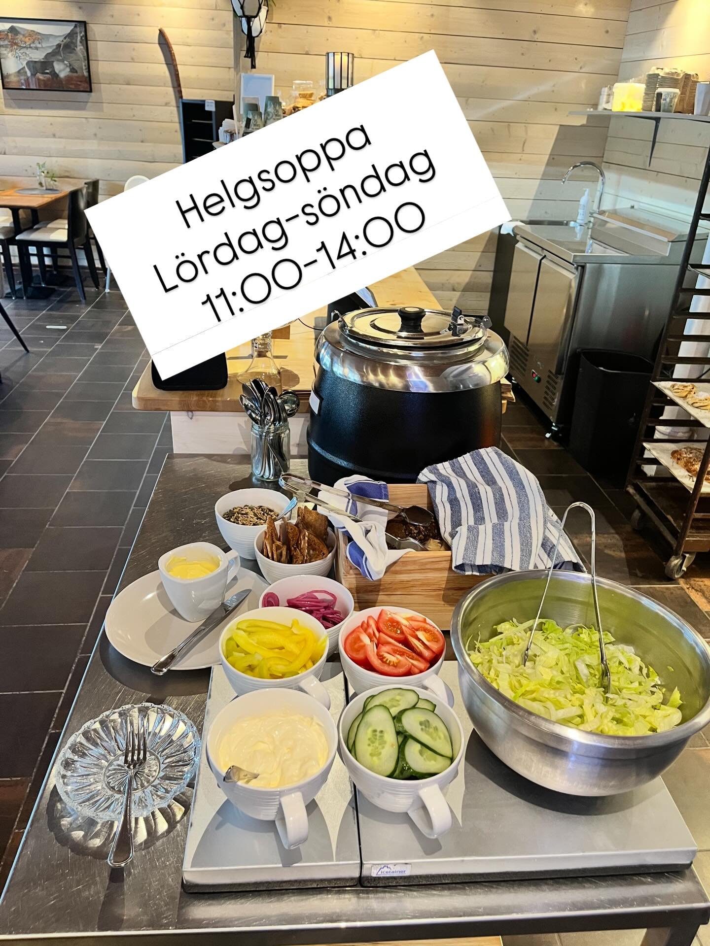 Glad Lucia! 💛 Vi har f&ouml;rberett extra mycket lussebullar idag, och s&aring; finns det soppa med h&auml;rlig salladsbuff&eacute; uppdukad till de hungriga. Varmt v&auml;lkomna! @destinationvemdalen