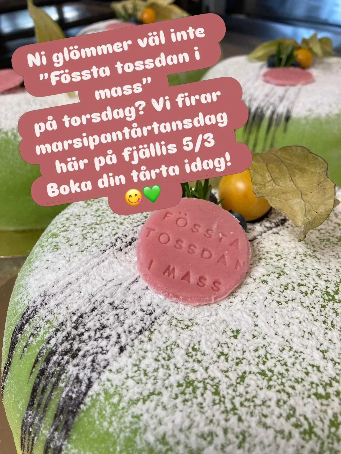 Ring och boka din Marsipant&aring;rta hos oss: 0730972502 💚 V&auml;lkomna! 💚