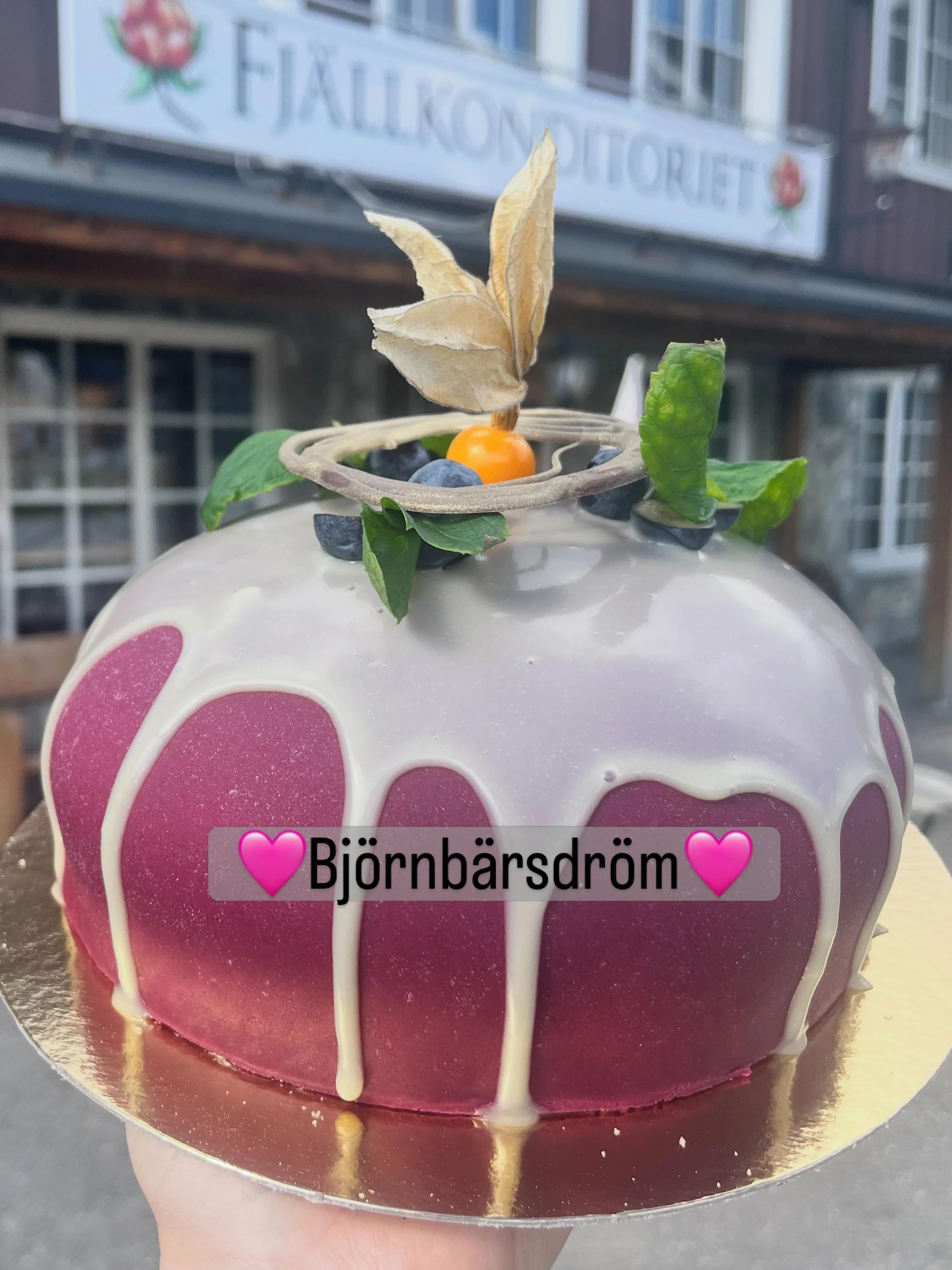 V&aring;ran Bj&ouml;rnb&auml;rsdr&ouml;m t&aring;rta kan passa perfekt till mors dag. V&auml;lkommen att best&auml;lla p&aring; 0630206699