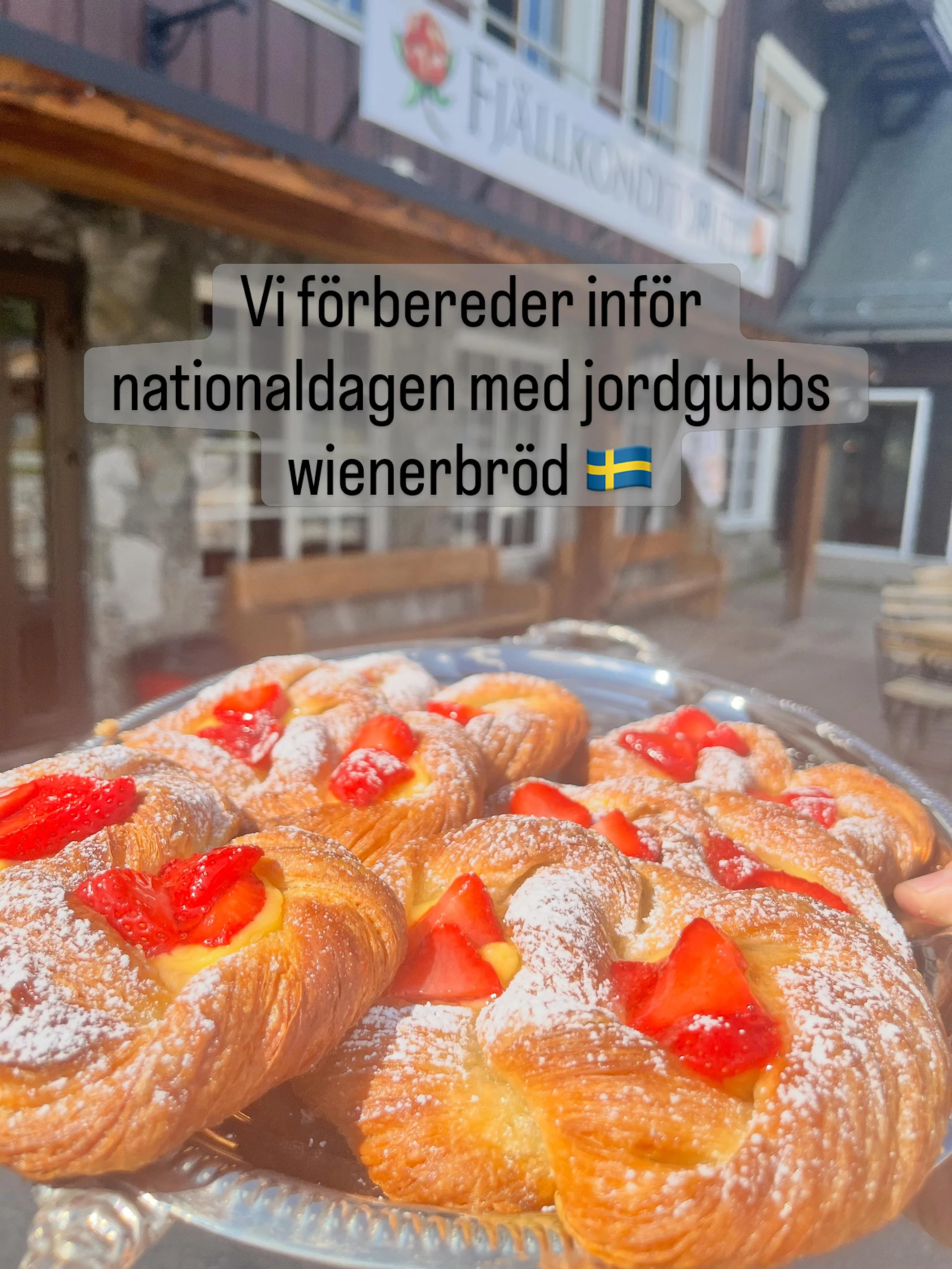 Vi f&ouml;rbereder f&ouml;r fullt inf&ouml;r helgen! 🇸🇪 Hoppas vi ses 😊 &Ouml;ppet tis-l&ouml;r 9:00-16:00 Varmt v&auml;lkomna!