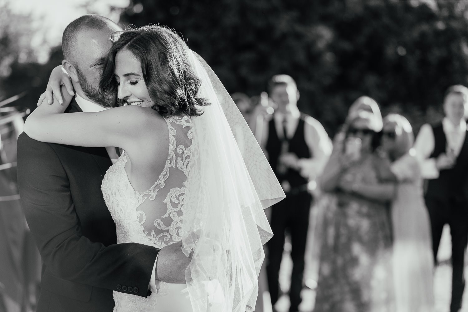 Outdoor wedding first dance.jpg