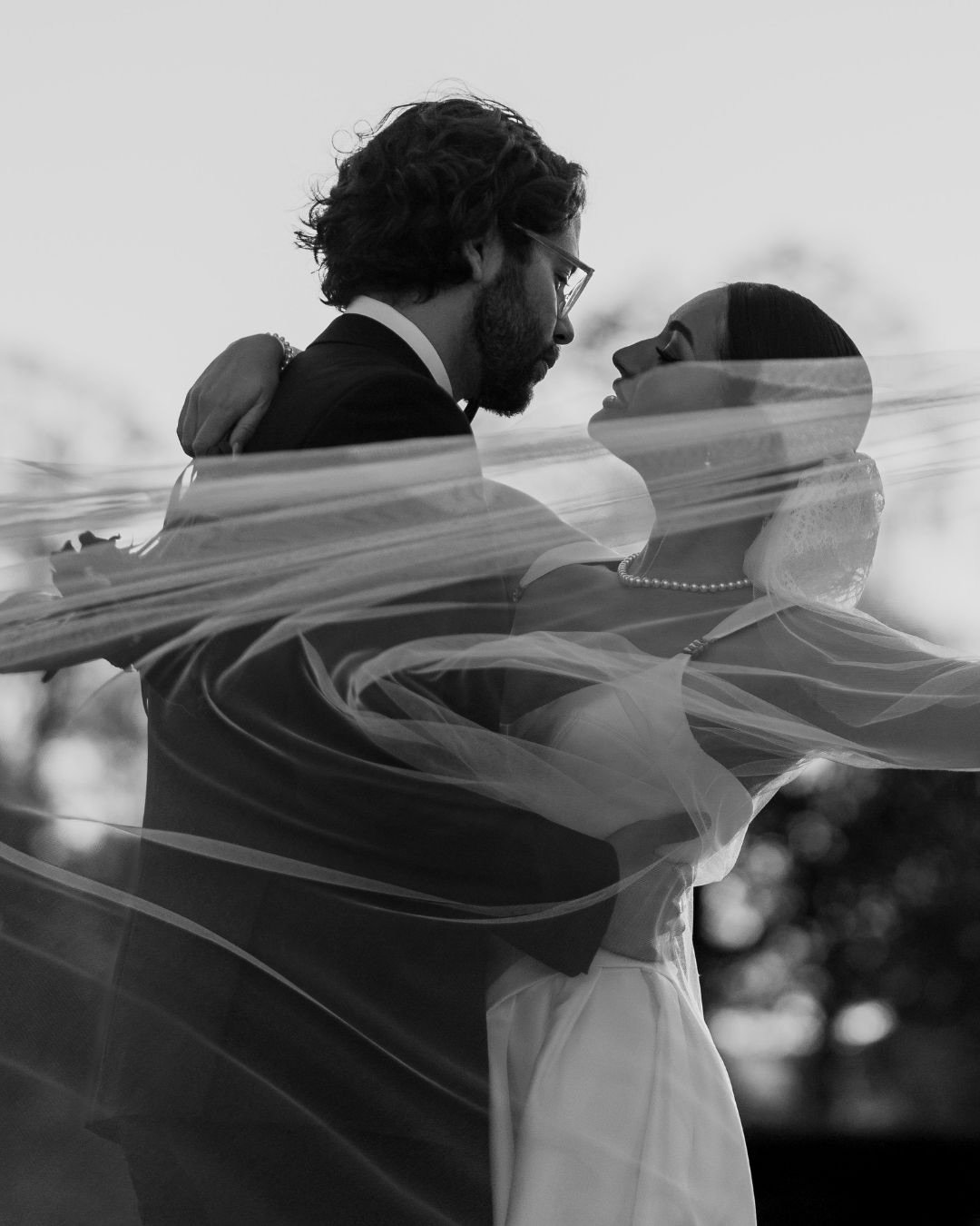 A moment for the veil dancing in the sun. Sometimes winter golden hour gives us everything. ✨

It&rsquo;s never guaranteed, and when it appears, it sneaks up on you, disappearing in minutes. Low in the sky, moody &amp; romantic. 

Planning &amp; Host