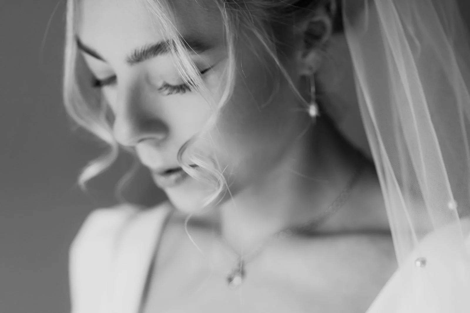 ALEX_ALEX_WEDDING_BRIDAL PREP-50_websize.jpg