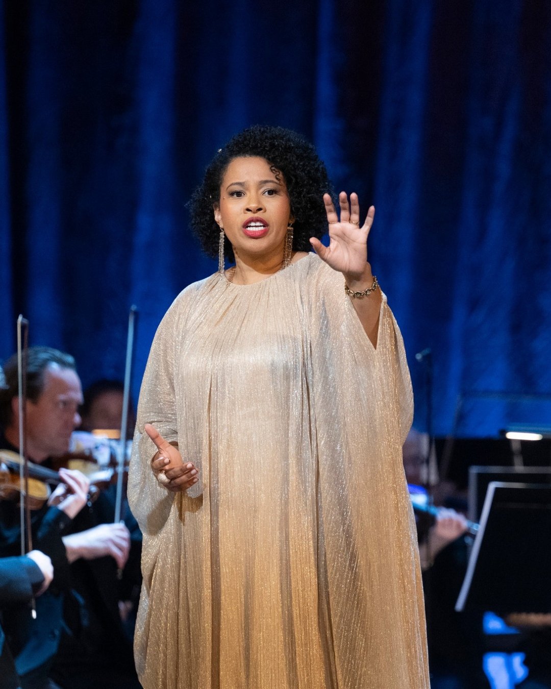 Do you have plans tonight!? Well, now you do! Mozart&rsquo;s Women: A Musical Journey @londoncoliseum will broadcast TONIGHT on @skyarts at 9pm. This is in celebration of the premiere of the new limited series, Amadeus, due to premiere December 21st.