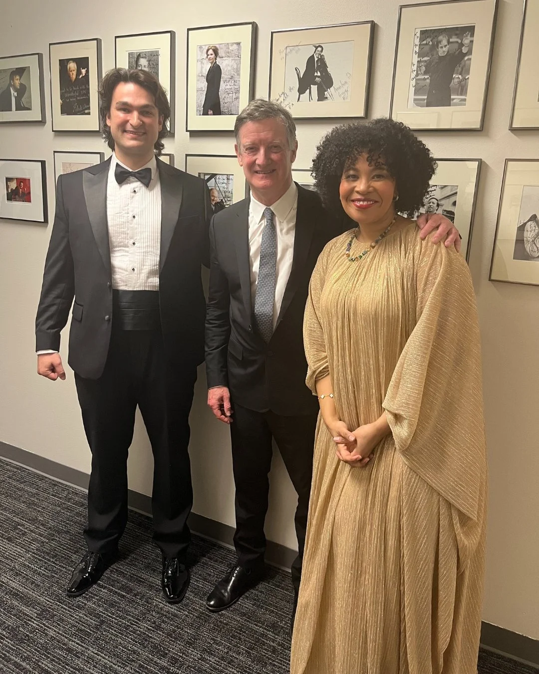 I had so much fun singing Mozart last weekend with @sfsymphony! Samuel White and I were conducted by @harry_bicket -- what a dream. 💗 Not to mention I got some much needed sun! ☀️

Also--I can never visit San Francisco without spending time with my 