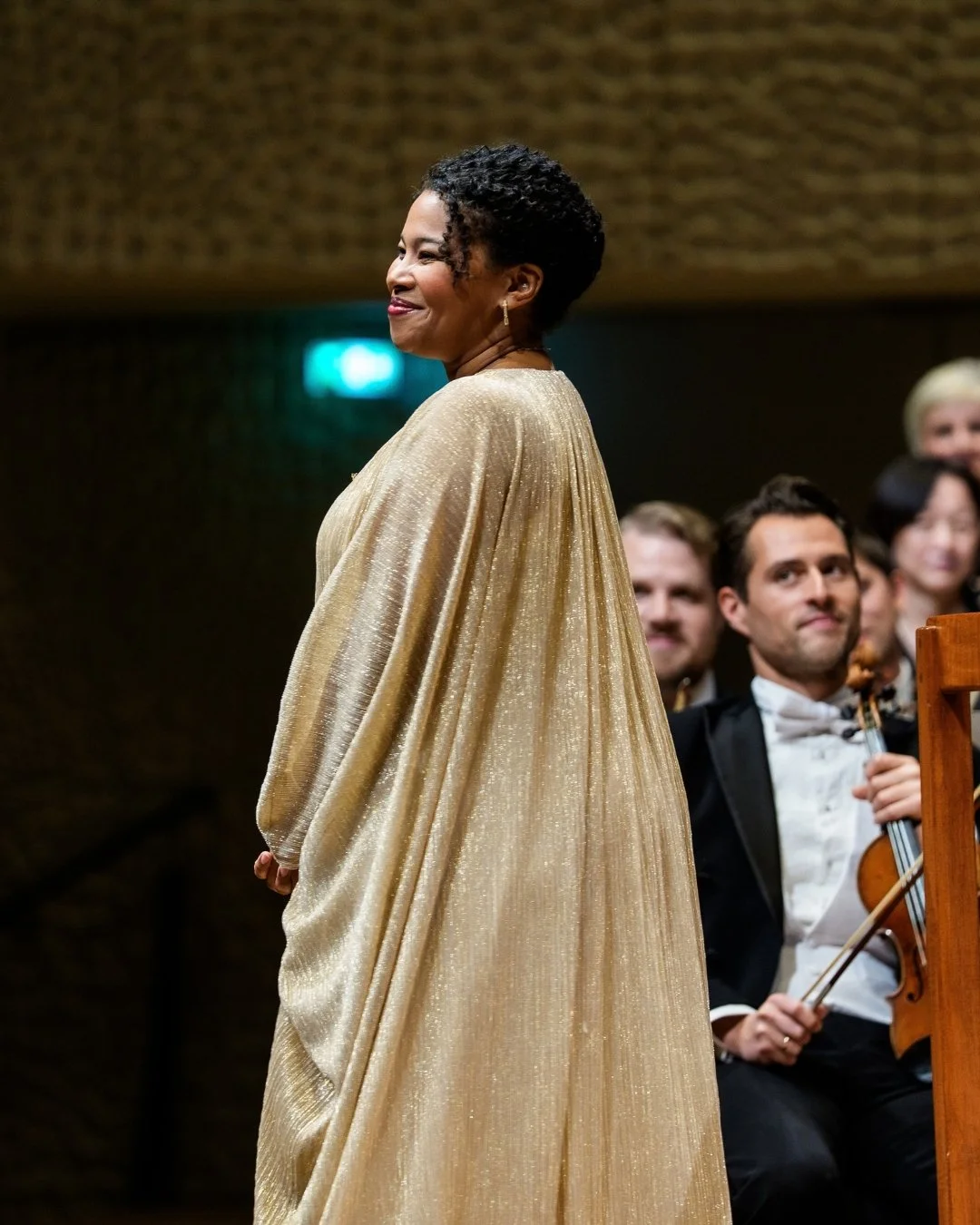 I had an absolutely magical night singing Strauss's Four Last Songs with the Cleveland Orchestra at the Elbphilharmonie! ⭐️ Our last concert is tonight at Palais des Beaux-Arts in Brussels, I hope you'll join us. 

📸 @sebastian_husum
-
@pbalille @cl