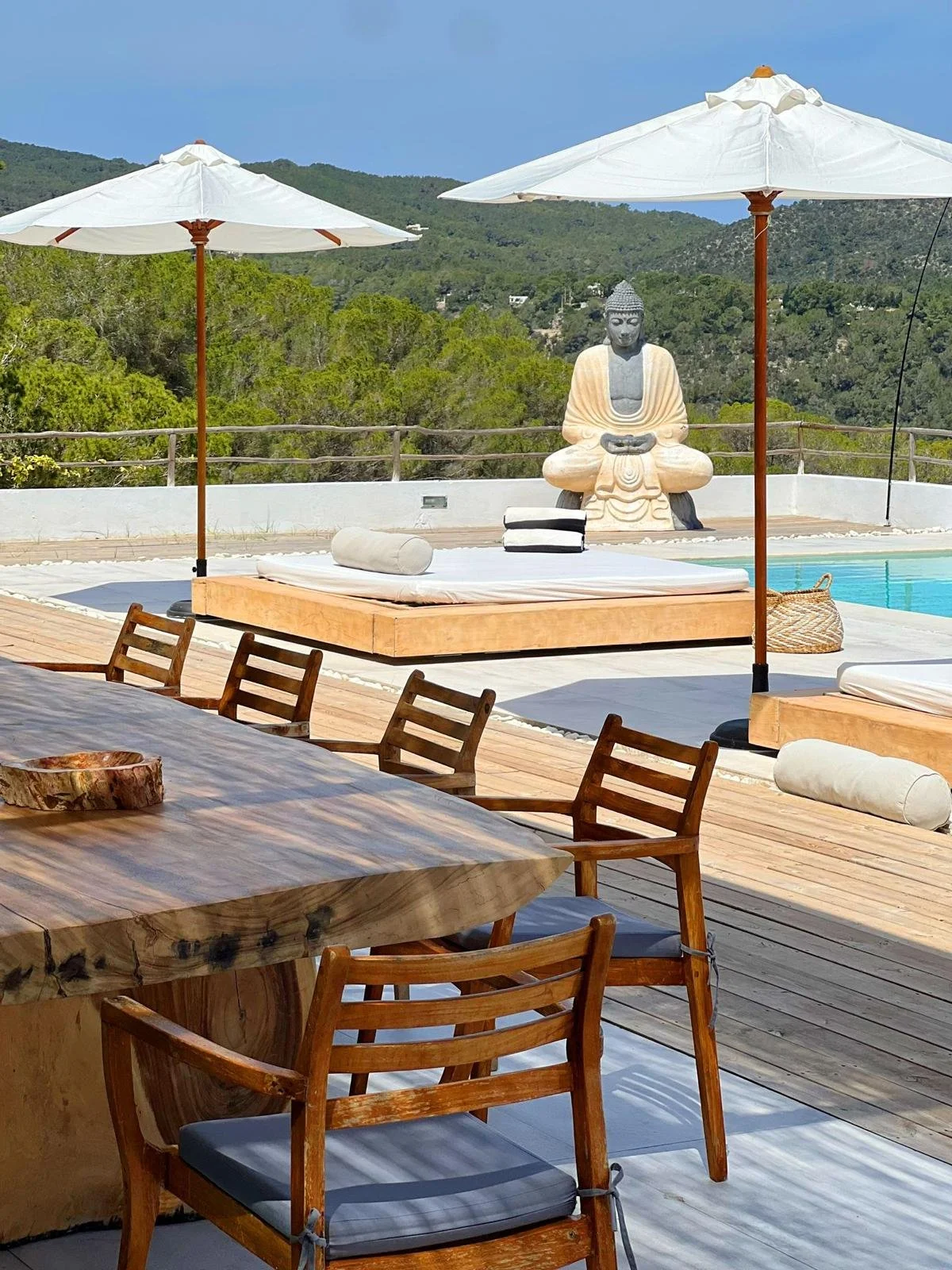 WhatsApp Image 2025-11-10 at 13.18.02 (1).jpg