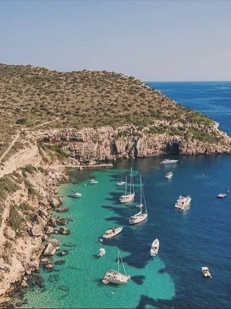 💫 Discover the Hidden Gems of Sant Carles 💫
Nestled in the enchanting northeast of Ibiza lies Sant Carles, a village rich with charm, community, and timeless beauty. Here, the land still whispers stories of the island’s soul — from lov