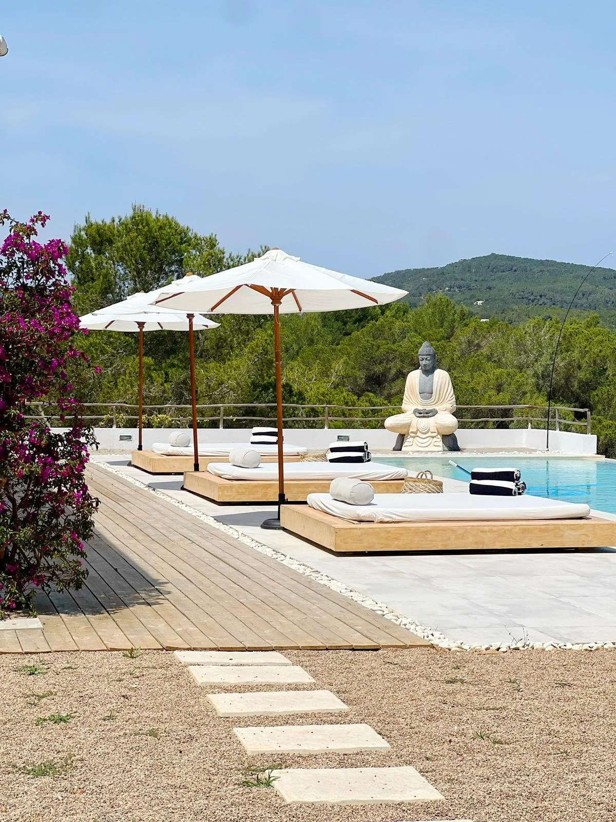 WhatsApp Image 2025-11-10 at 13.18.02.jpg