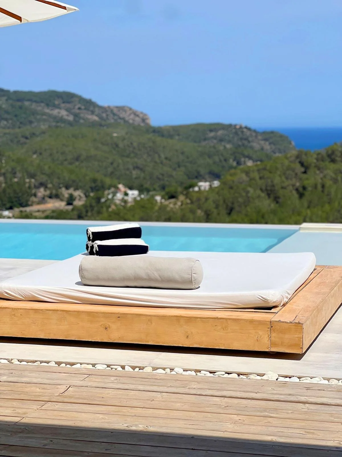 WhatsApp Image 2025-11-10 at 13.18.03.jpg