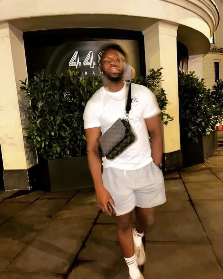 To know the vibe, you have to be the vibe

.
.
.
.

#AR19 #explorepage #itsAR19lifestyle #streetwearfashion#londondrip #streetwearart #itsfamily #itsmorethanfashion #dripset #style #Buckethats #under5k #fitoftheday #ukstreetwear #shopsmallbusiness #s