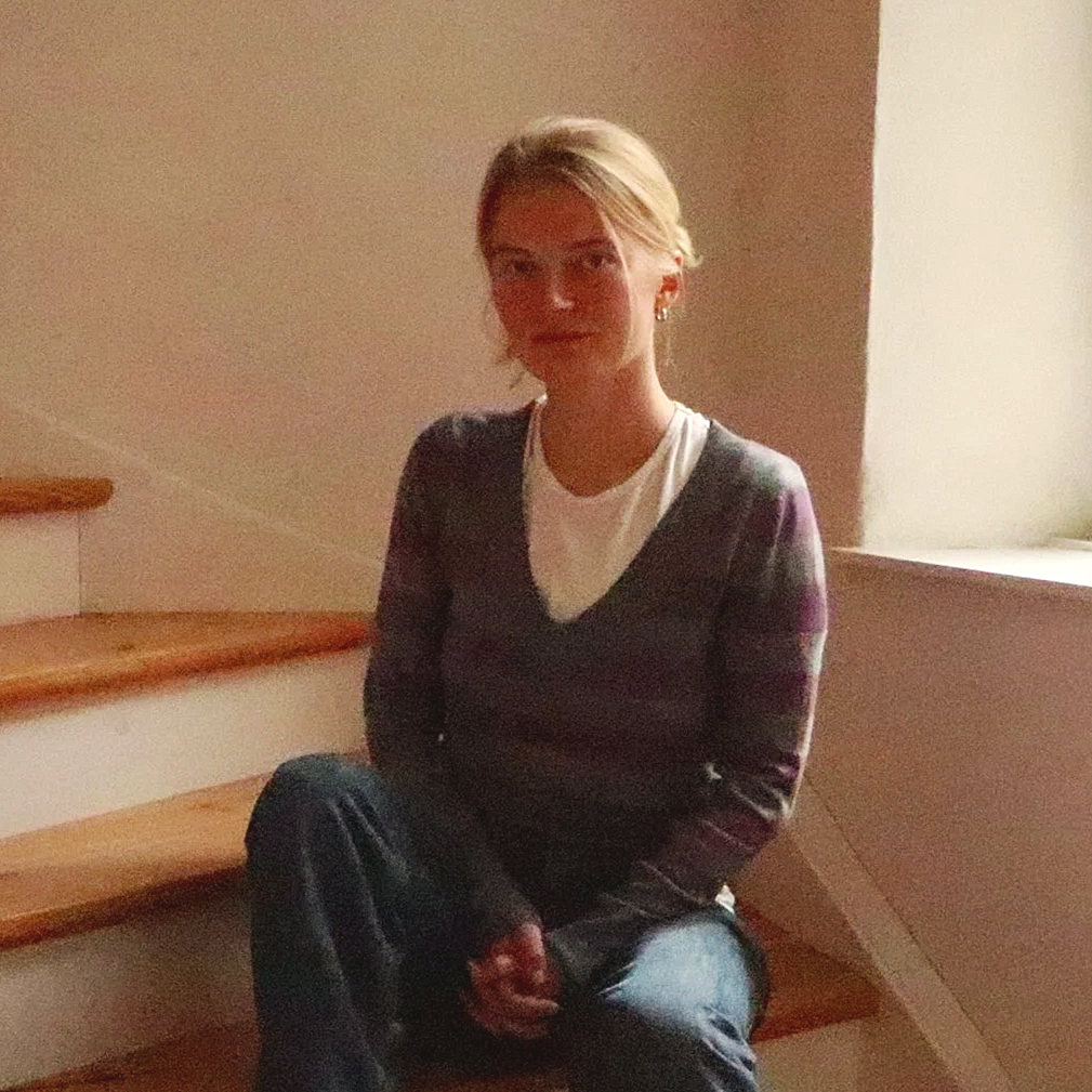 Rundt beskåret sorthvidt billede af Ida