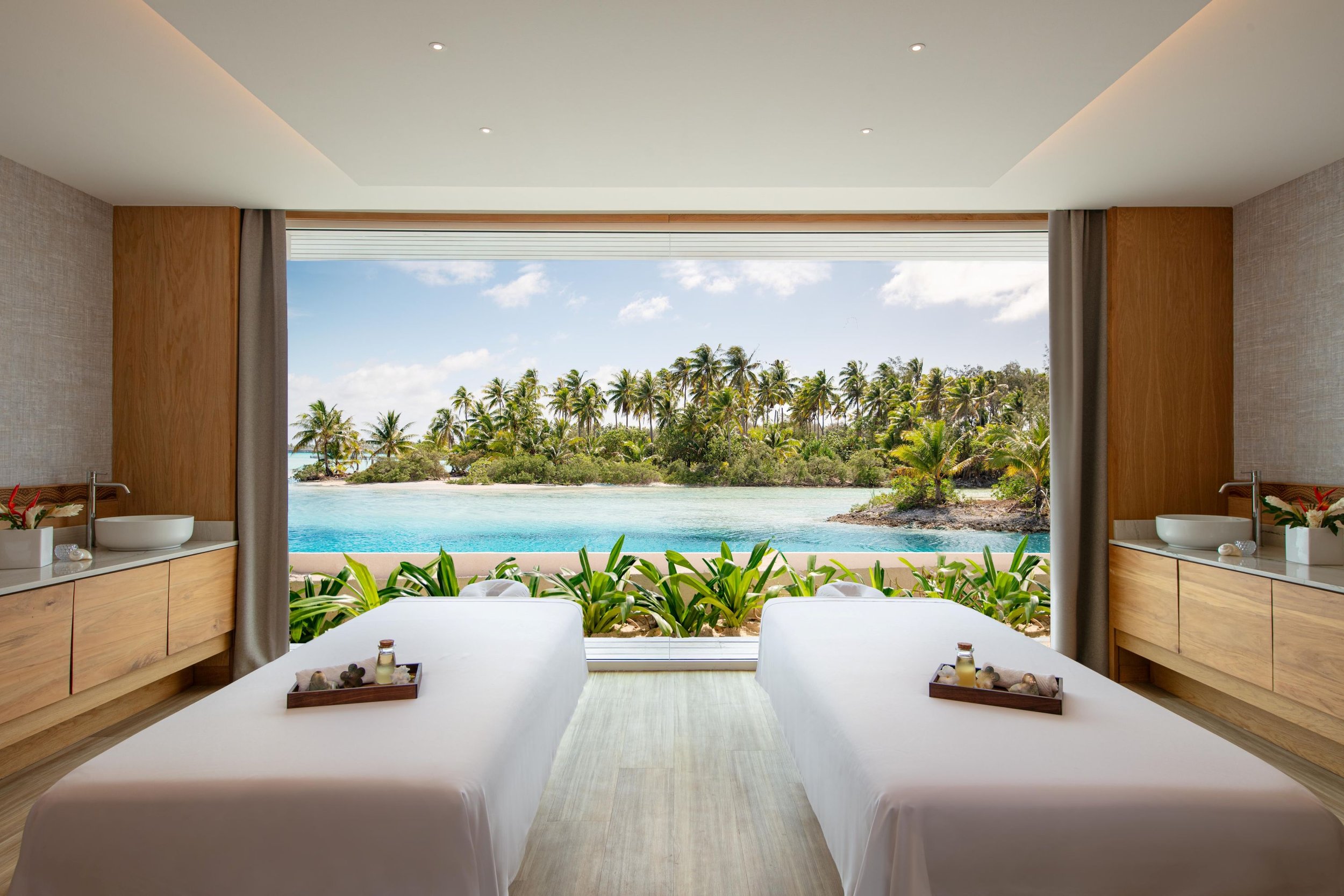 BOBWI-heavenly-spa-treatment-cabin-double.jpg