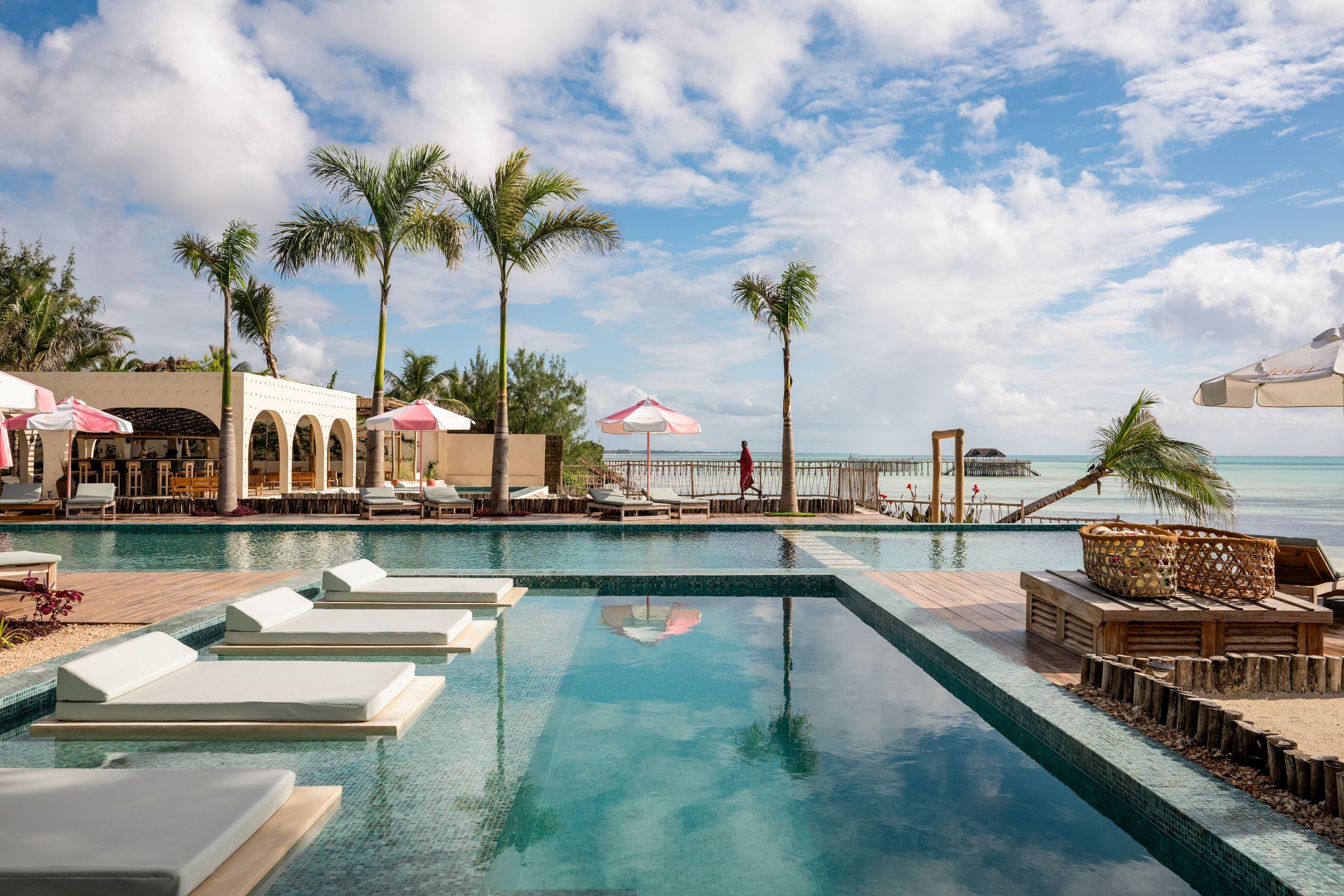 TOP Pool JOUD.jpg