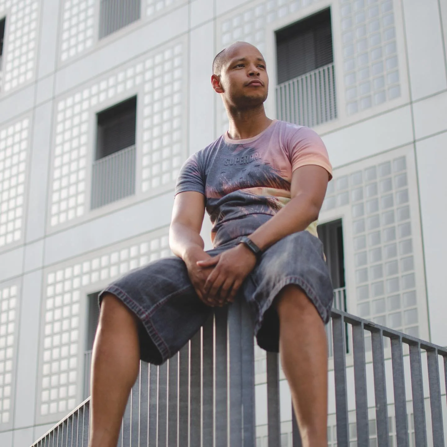 Kevin for #blvckisbeautiful 
Fotolocation: Stadtbibliothek Stuttgart

Alter: 35
Beruf: Projektmanager
Geboren in: Stuttgart
Wurzeln in: USA 🇺🇸 
Sprachen: Deutsch, Englisch
Dein safe space in deiner Stadt: Weilimdorf