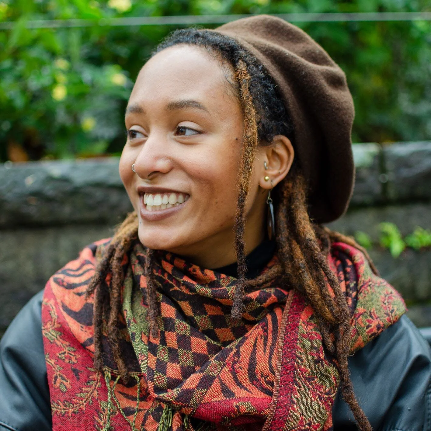 Naemi for #blvckisbeautiful
Fotolocation: Santiago de Chile Platz 

Alter: 22
Beruf: Studentin: internationale soziale Arbeit, Freiberuflich: T&auml;nzerin und Choreografin
geboren in: Frankfurt/ Oder (Brandenburg)
Wurzeln in: 🇨🇩🇩🇪 (Demokratische