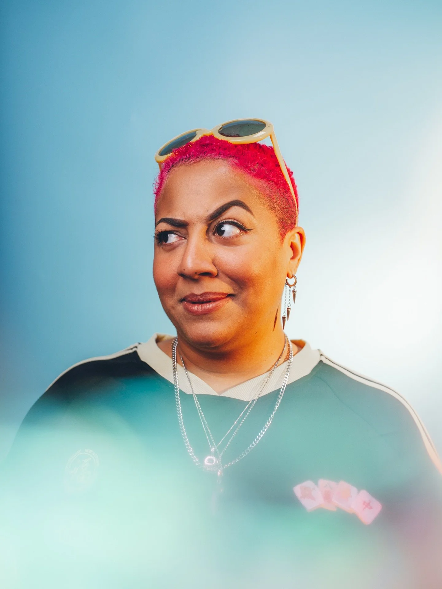 Part I 
von meinem Fotoshooting 📸 mit @kim_____hoss ! 
Vielen Dank f&uuml;r diese tolle Erfahrung und die wundersch&ouml;nen Fotos! Ganz viel Liebe geht raus 💗🙏🏽💗🙏🏽

#portrait #pinkhair #fashion #blvckisbeautiful #photography #photostudio #col