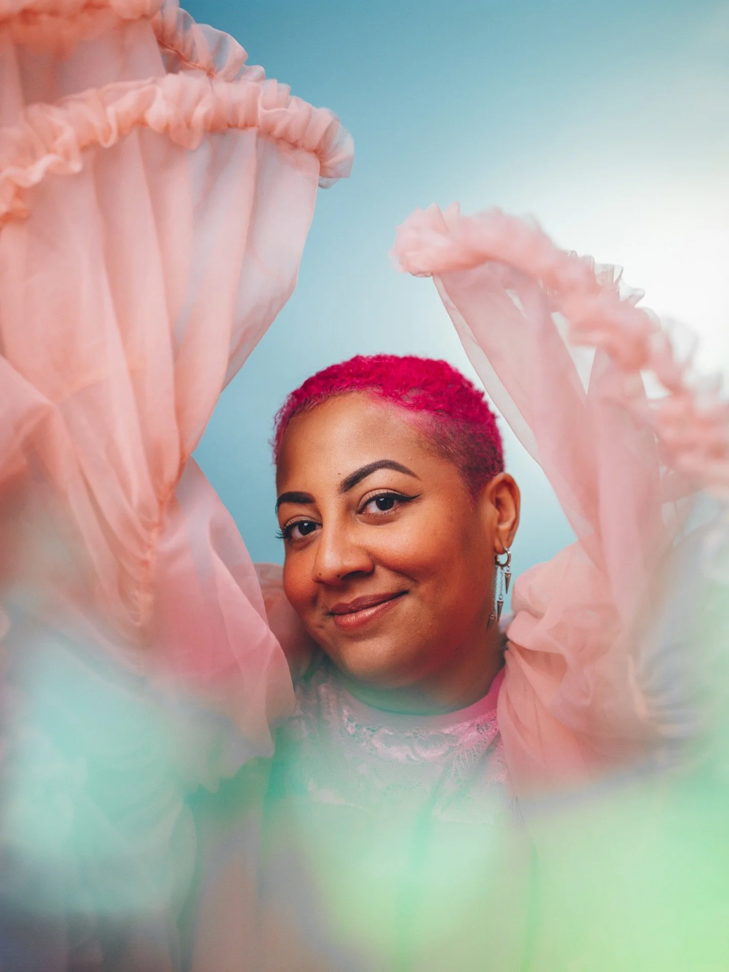 Part II
von meinem Fotoshooting 📸 mit @kim_____hoss ! 
Vielen Dank f&uuml;r diese tolle Erfahrung und die wundersch&ouml;nen Fotos! Ganz viel Liebe geht raus 💗🙏🏽💗🙏🏽

#portrait #pinkhair #fashion #blvckisbeautiful #photography #photostudio #col