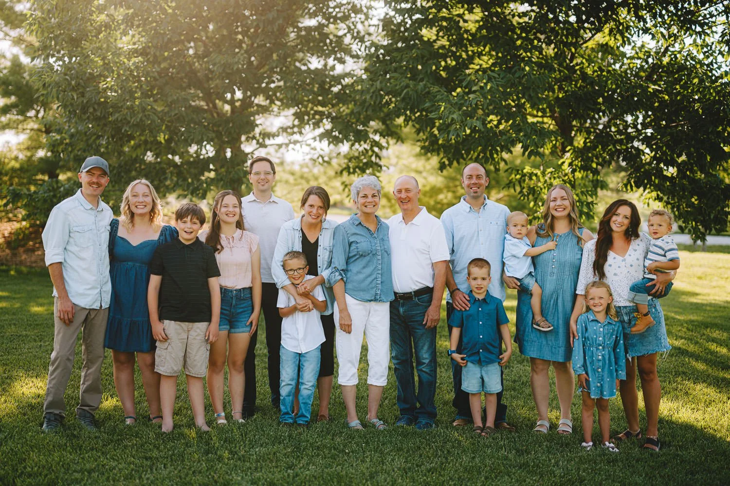 extended family photo session in Wahoo Nebraska with the Bradley Family