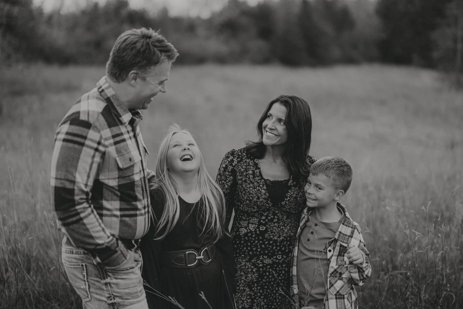 Outdoor family photo session at Pioneers Park Lincoln Nebraska
