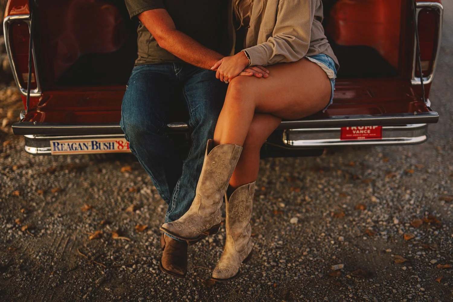 Couples photos at Wagon Train Lake in Lincoln Nebraska