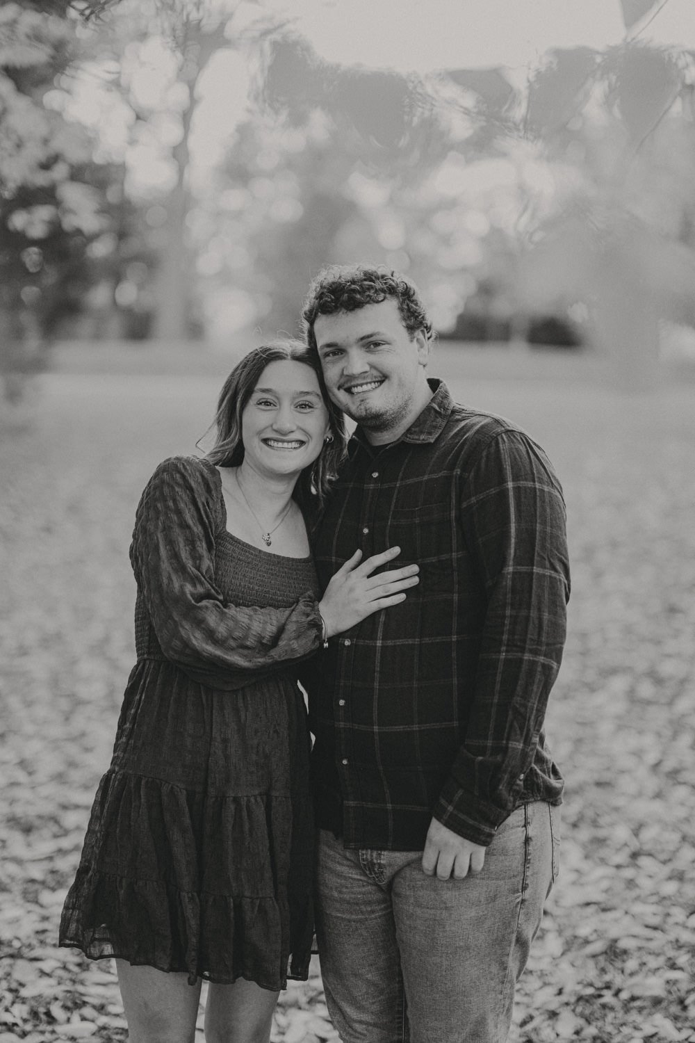 Outdoor family photo session of the Lee family at Pioneers Park