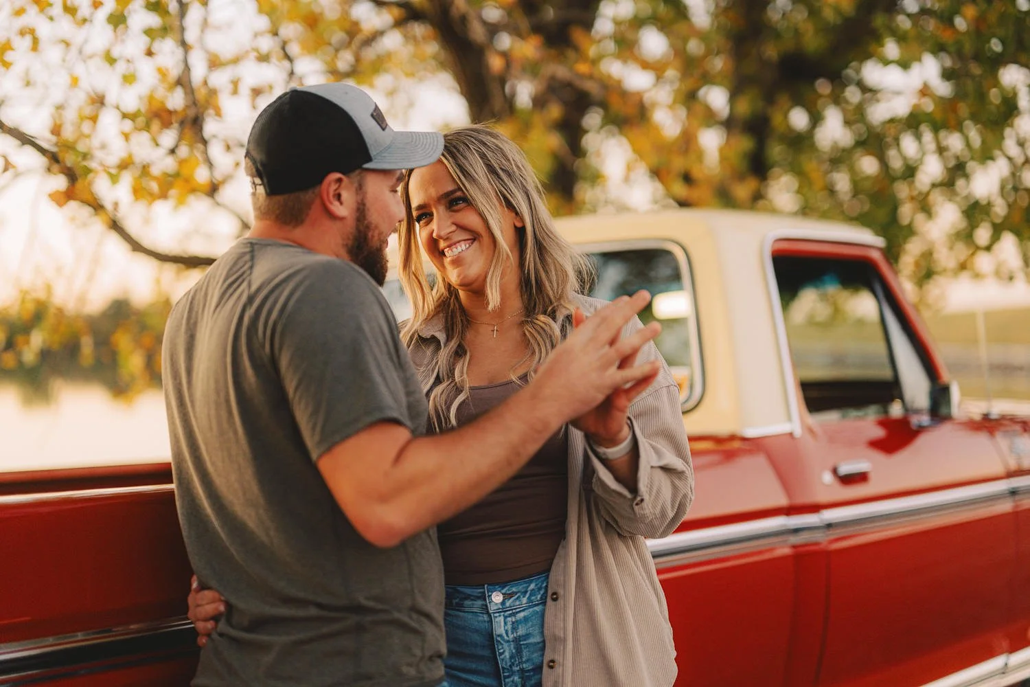 Golden hour couples photos in Lincoln Nebraska