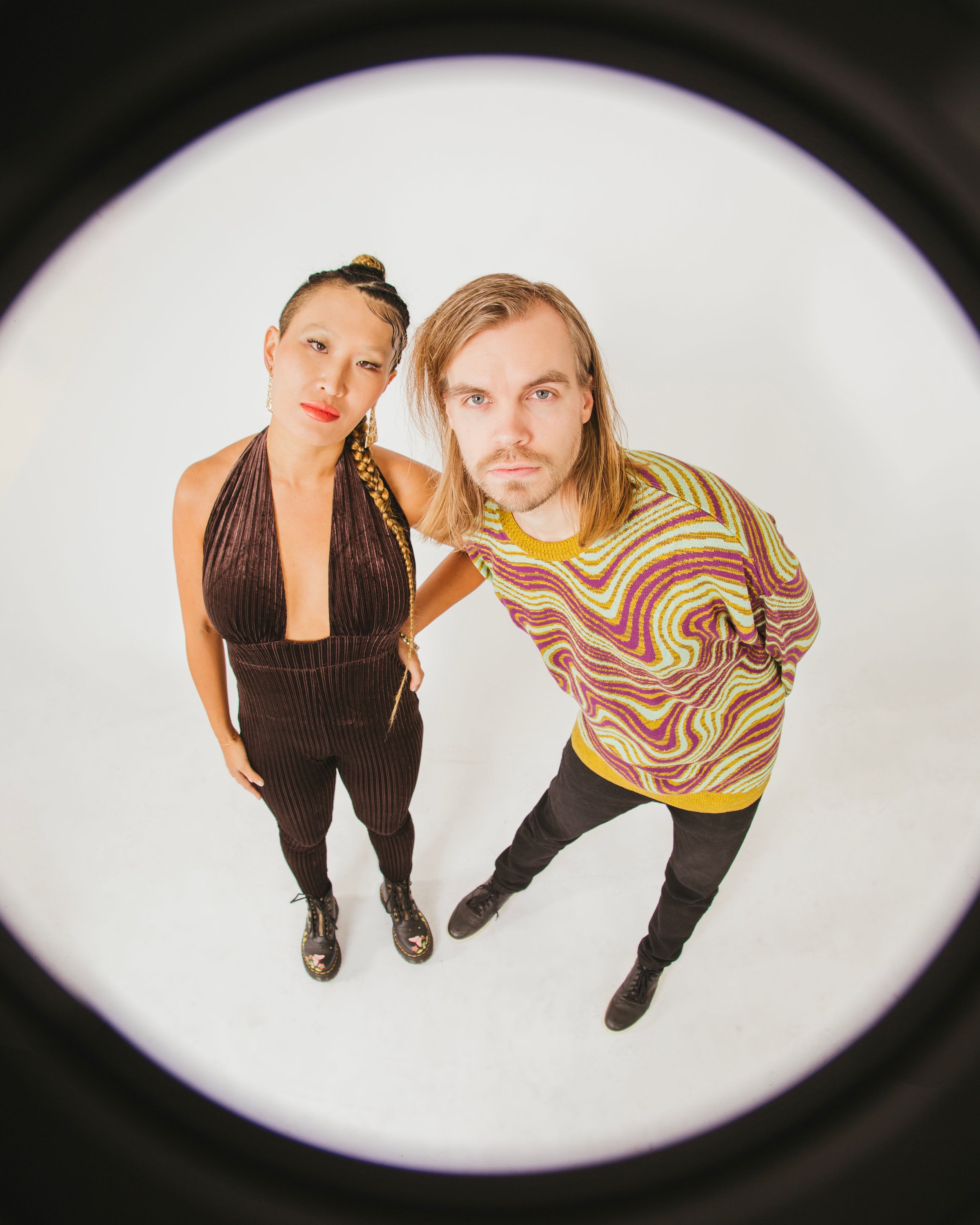 Pop/Review Grace & Moji - Tipping Point